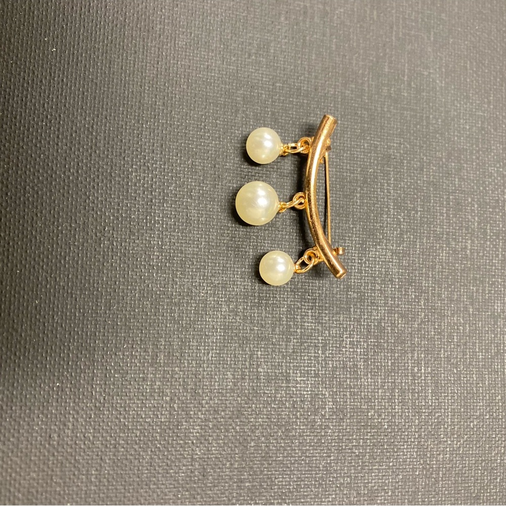 Elegant Gold and Pearl Women Jewelry